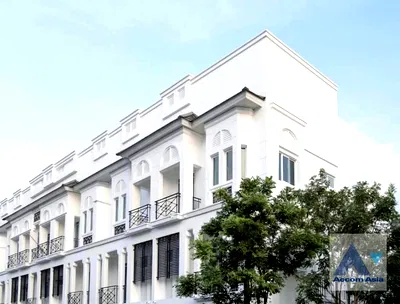 เช่าทาวน์โฮม พระโขนงใต้ : 🔼🔽 AccomA 📩 Fully Furnished 3 BR Townhouse @Leon Sukhumvit 62 (AA40981)