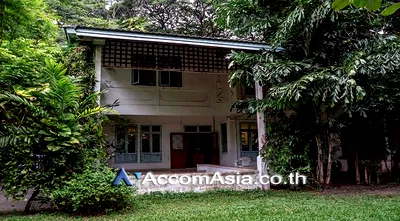 เช่าบ้านเดี่ยว พร้อมพงษ์ : 🔼🔽 AccomA 📩 Home Office,Garden 4 BR House in Khlong Ton Nuea (AA26054)