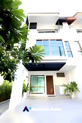 ทาวน์โฮม BTS บางจาก : 🔼🔽 AccomA 📩 Fully Furnished 3 BR Townhouse @The Private Sukhumvit-Bangchak (AA35015)