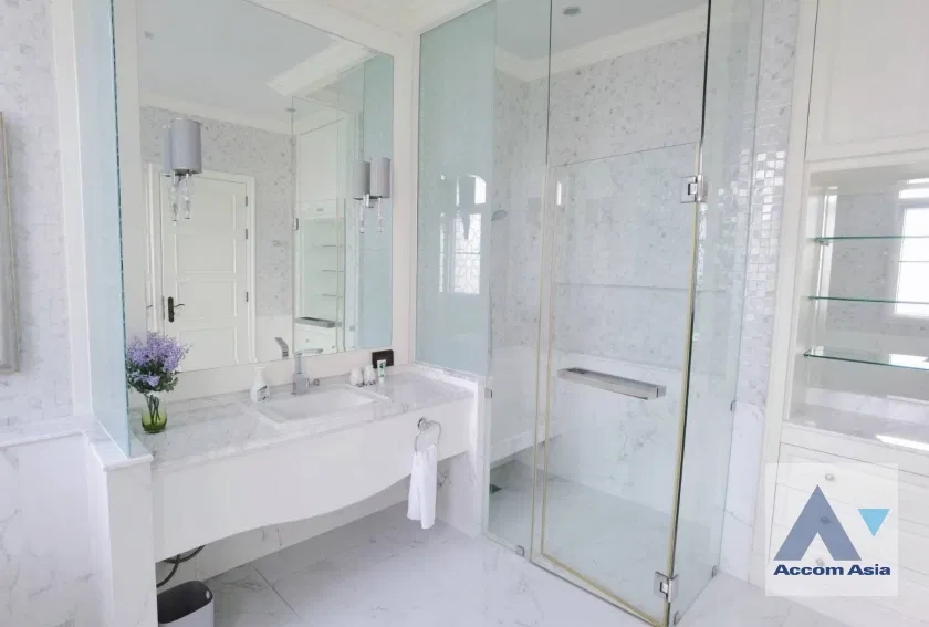 รูป 🔼🔽 AccomA 📩 Luxury,Penthouse,Private Swimming Pool,Top floor 2 BR House in Khlong Ton Nuea (AA43710) - รูปที่ 16/18