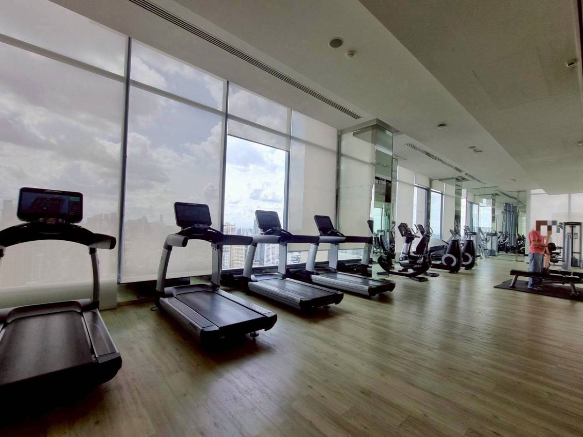 รูป  ให้เช่า คอนโด อโศก The Esse asoke 44ตรม. 1ห้องนอน1รับแขก วิวสวยโปร่งลมเย็นสบาย   เพียง45k - รูปที่ 11/19