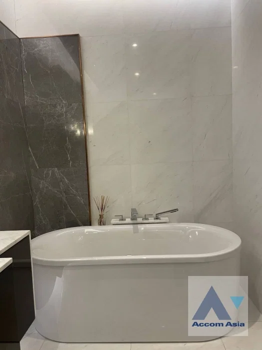 รูป 🔼🔽 AccomA 📩 1 BR Condominium @Sindhorn Tonson (AA43008) - รูปที่ 8/8