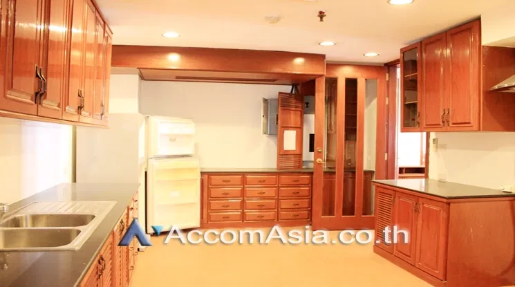 picture 🔼🔽 AccomA 📩 Classic wood-accented condominium with large layout at Tower Park (21335) - 4/8