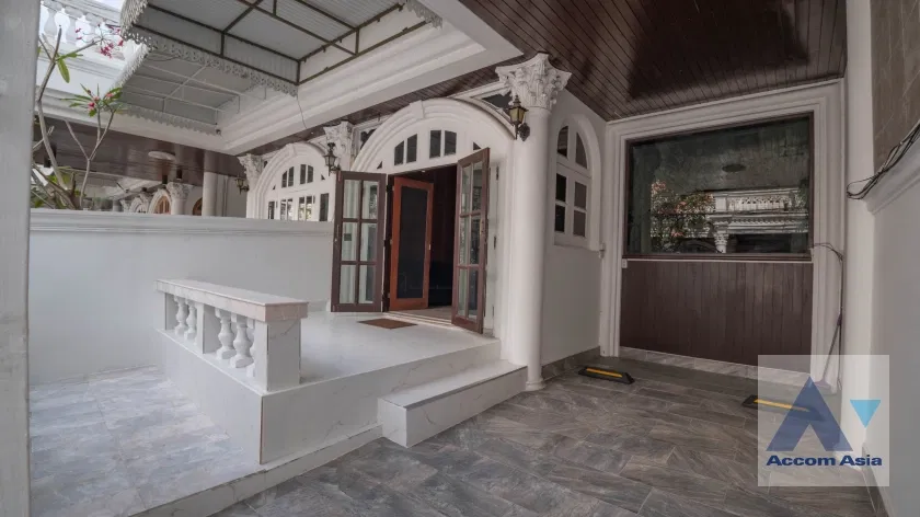 รูป 🔼🔽 AccomA 📩 Pet friendly,Home Office 5 BR House @Ekkamai Villas (AA16887) - รูปที่ 2/6