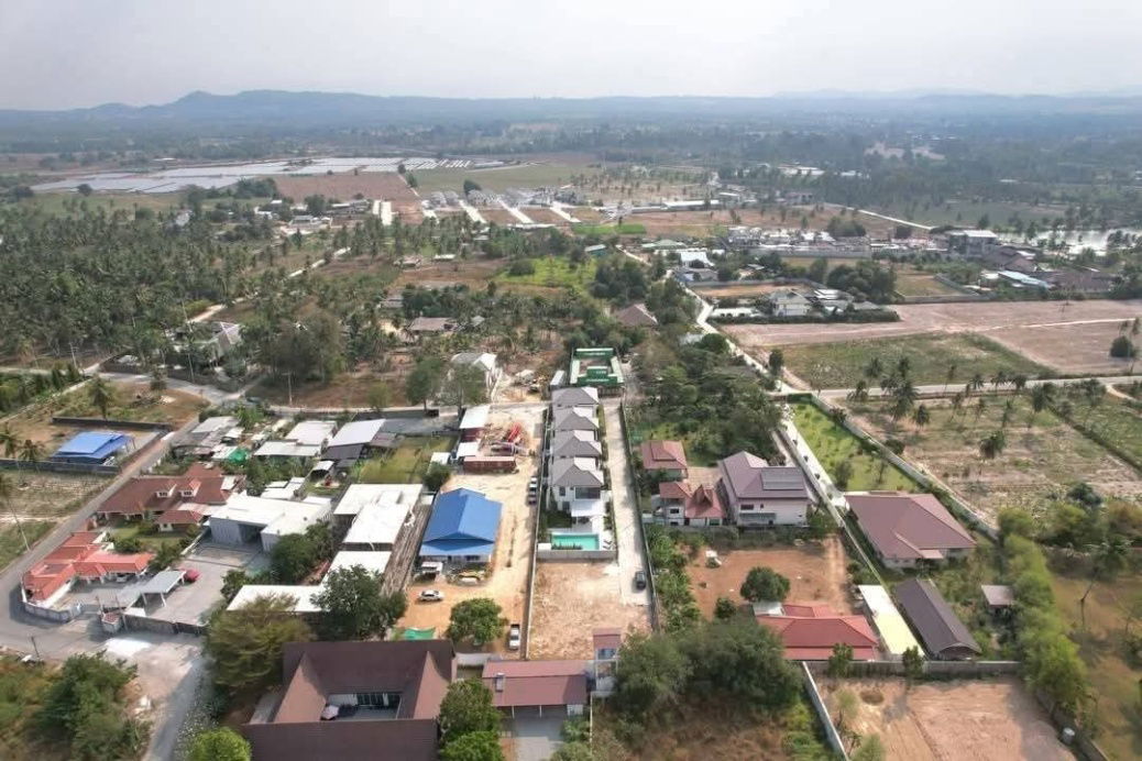 picture Beautiful land for sale in the project Soi K9, Huai Yai, Pattaya. - 4/8