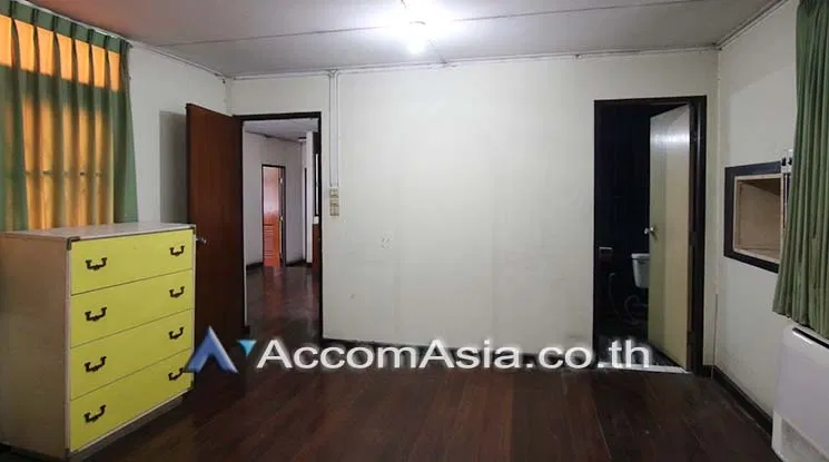 picture 🔼🔽 AccomA 📩 Home Office 4 BR House in Khlong Ton Nuea (AA19216) - 8/12