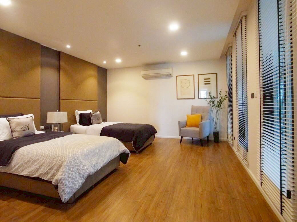 รูป คอนโดกลางเมือง ให้เช่าเดือนละ 80,000 บาท เดินทางเพียง 10 นาทีถึงม.เชียงใหม่ No.3C080 - รูปที่ 10/15