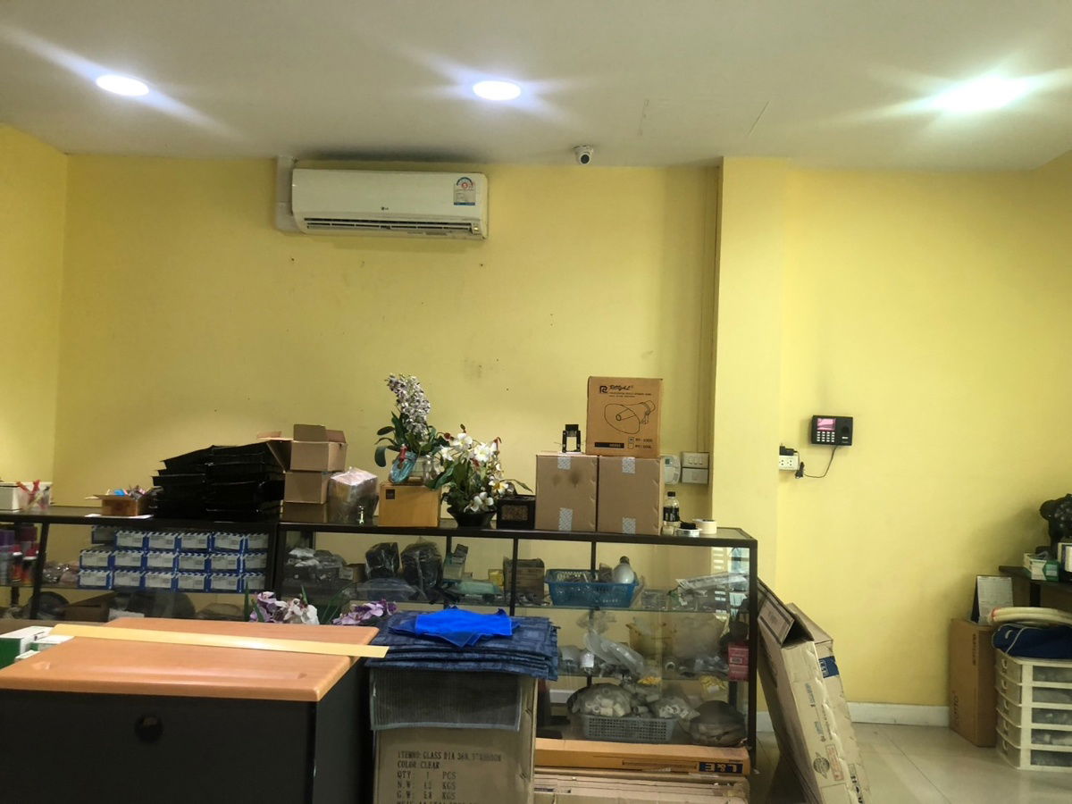 รูป ให้เช่าออฟฟิศ 4 ชั้น และสโตร์เก็บของ  อ่อนนุช 67  ติดถนนใหญ่   พื้นที่ใช้สอย 1000 ตรม. - รูปที่ 10/11