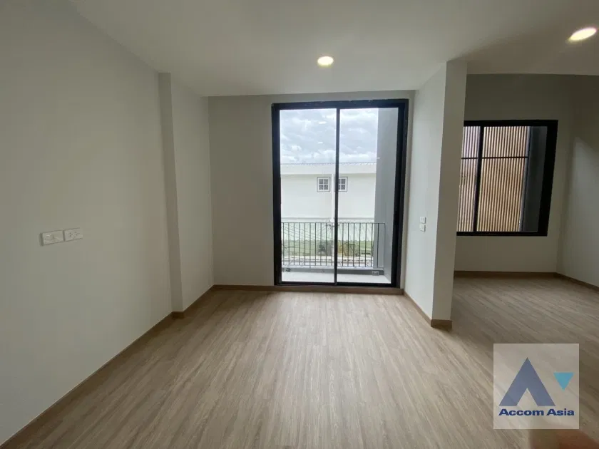 รูป 🔼🔽 AccomA 📩 Newly renovated 3 BR House in Khlong Ton Nuea (AA44322) - รูปที่ 13/20