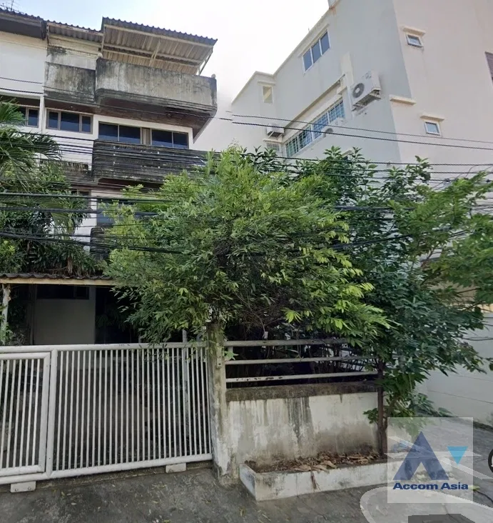 รูป 🔼🔽 AccomA 📩 Corner Unit 5 BR Townhouse in Phra Khanong Nuea (AA39675) - รูปที่ 1/1