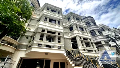 เช่าทาวน์โฮม MRT สุขุมวิท : 🔼🔽 AccomA 📩 Pet friendly,Home Office 3 BR Townhouse @Chicha Castle (1818447)