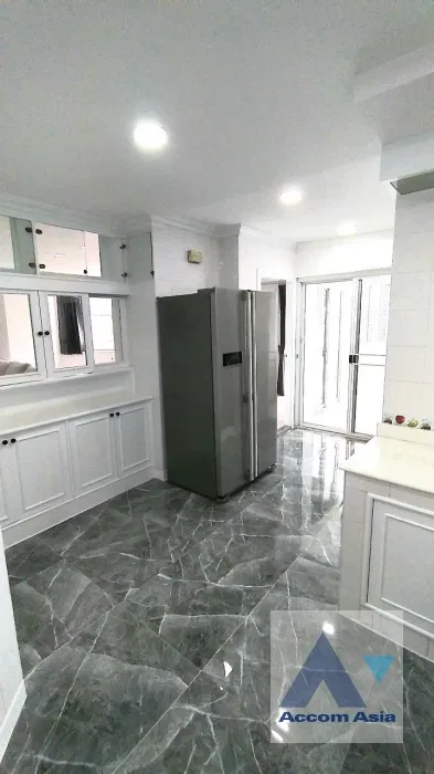 picture 🔼🔽 AccomA 📩 Pet friendly 3 BR Condominium @Fifty Fifth Tower (AA27487) - 5/10
