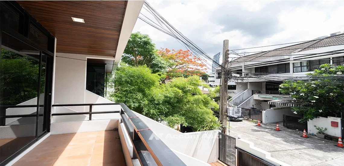 รูป 🔼🔽 AccomA 📩  Classic house with rooftop and stylish interior in Phrom Phong (110107) - รูปที่ 7/20