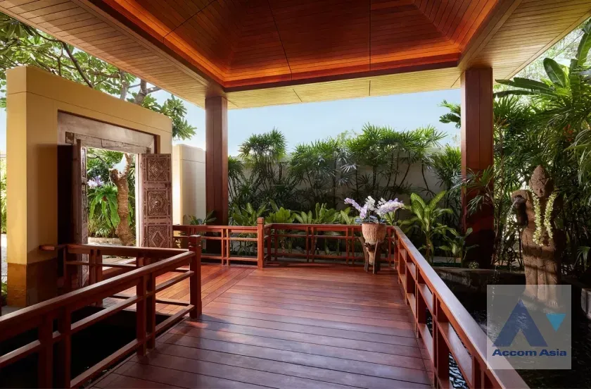 รูป 🔼🔽 AccomA 📩 Pet friendly,Private Swimming Pool,Garden 5 BR House in Khlong Toei Nuea (AA36319) - รูปที่ 9/11
