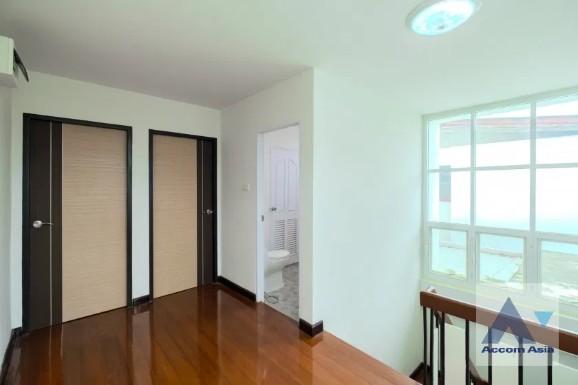 picture 🔼🔽 AccomA 📩 Spacious 2-Storey Home, 3 Beds, Garden Area for rent and sale in Phra khanong (AA25551) - 11/20