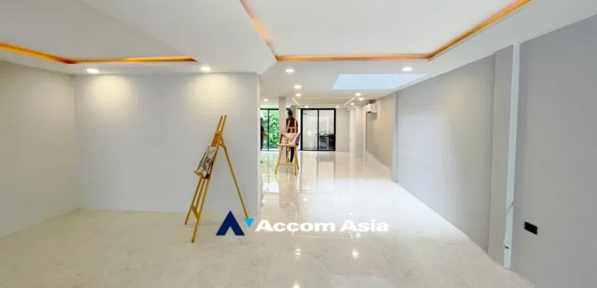 รูป 🔼🔽 AccomA 📩  3 BR Townhouse in Khlong Ton Nuea (AA32463) - รูปที่ 4/20