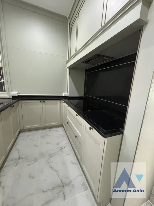 รูป 🔼🔽 AccomA 📩 Sleek Contemporary Home with Double-Height Foyer and Stylish Kitchen  (AA42158) - รูปที่ 14/20