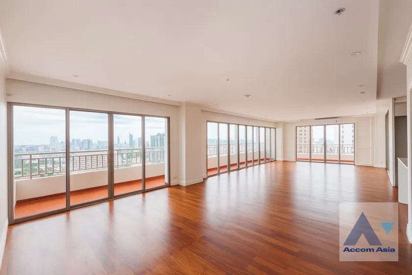 รูป 🔼🔽 AccomA 📩 Simple and airy condo with full-length windows in Sathorn (13002421) - รูปที่ 1/14