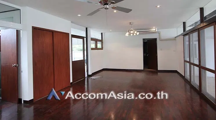 picture 🔼🔽 AccomA 📩 Pet friendly 3 BR House in Khlong Ton Nuea (13000372) - 3/12