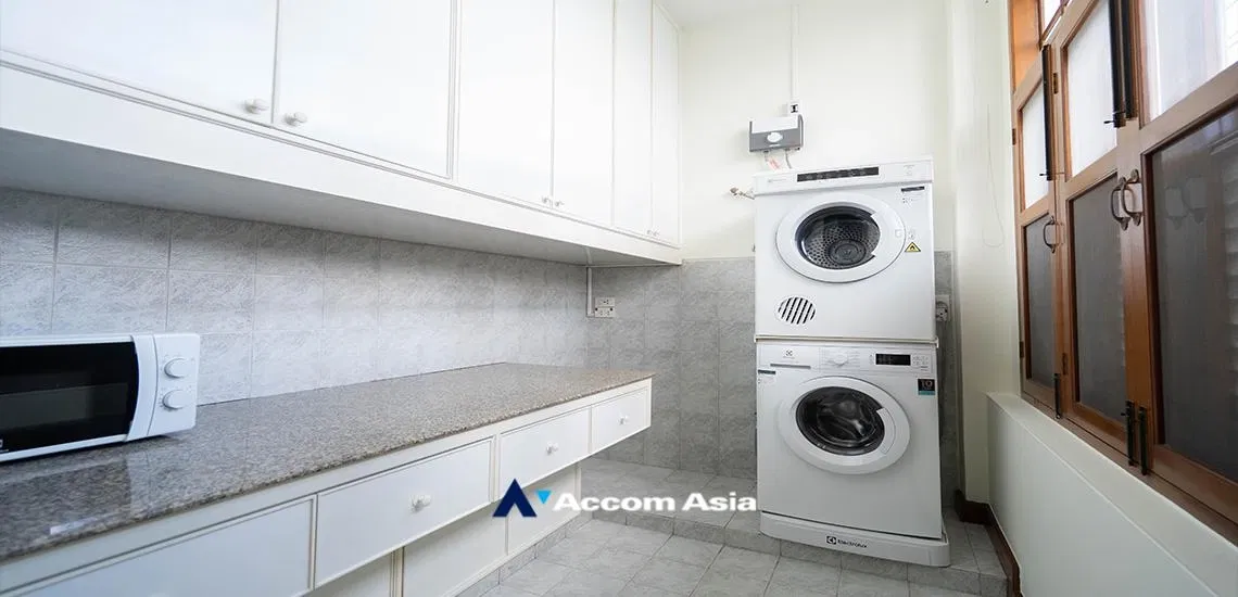 picture 🔼🔽 AccomA 📩 Classic white home with shared pool and bright, open interior 5 mins to BTS (6001601) - 13/20