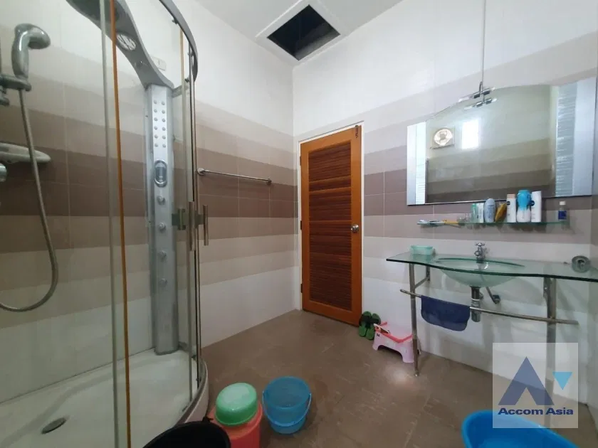 picture 🔼🔽 AccomA 📩  4 BR House in Phra Khanong Nuea (AA35364) - 19/20