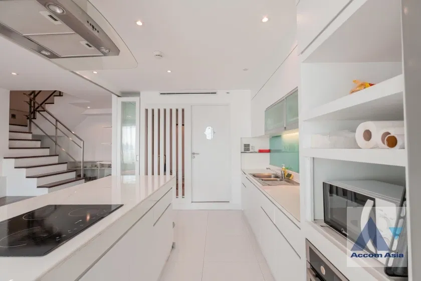 รูป 🔼🔽 AccomA 📩 Panoramic-view condo with bright interiors at Monterey Place (AA28408) - รูปที่ 8/20