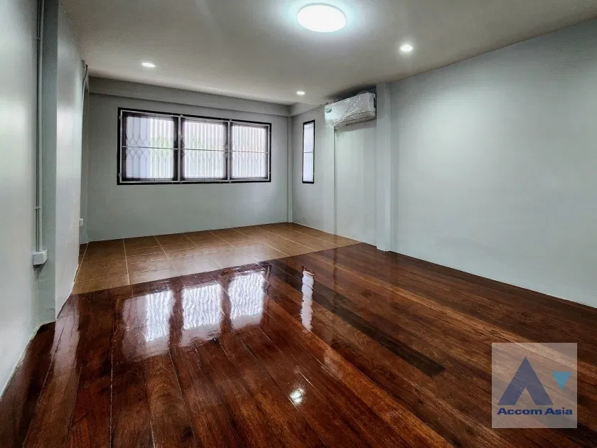 picture 🔼🔽 AccomA 📩 House for rent, near Bangkok Prep Primary Int’l 600 m. in Phra Kanong (AA35459) - 15/20