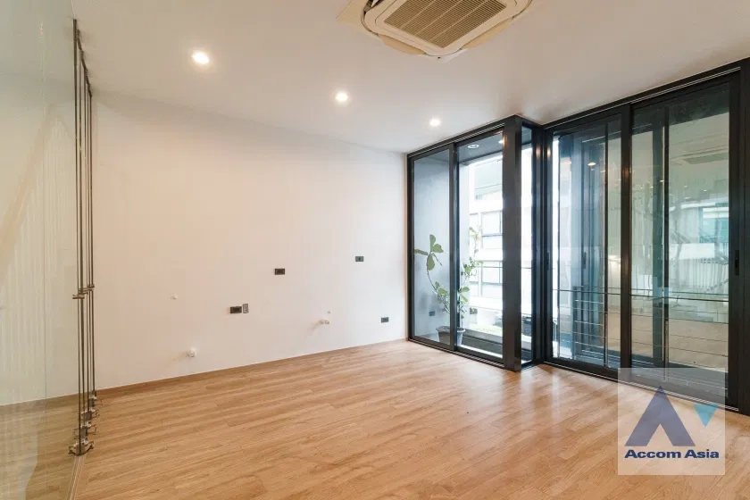 picture 🔼🔽 AccomA 📩  3 BR Townhouse @Luxury Style in Prime Location (AA39008) - 12/20