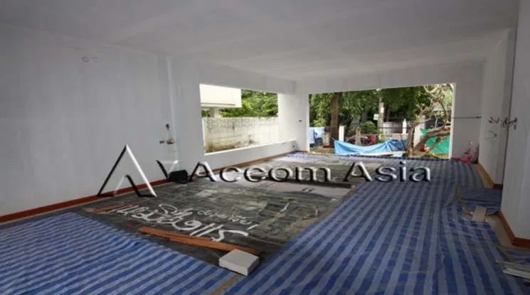 รูป 🔼🔽 AccomA 📩 Spacious house with large windows and renovation potential (1917732) - รูปที่ 4/9