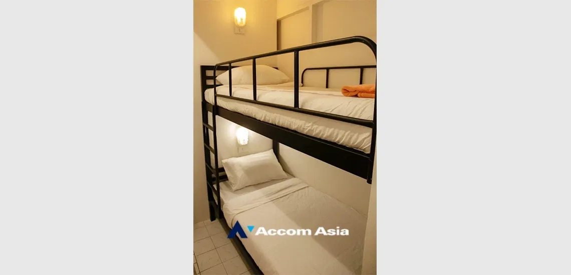 picture 🔼🔽 AccomA 📩  4 BR Townhouse in Khlong Toei Nuea (110185) - 3/4