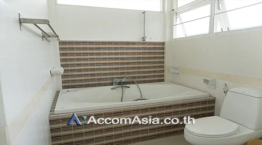 picture 🔼🔽 AccomA 📩 Pet friendly,Private Swimming Pool 3 BR House in Phra Khanong Nuea (40214) - 12/12
