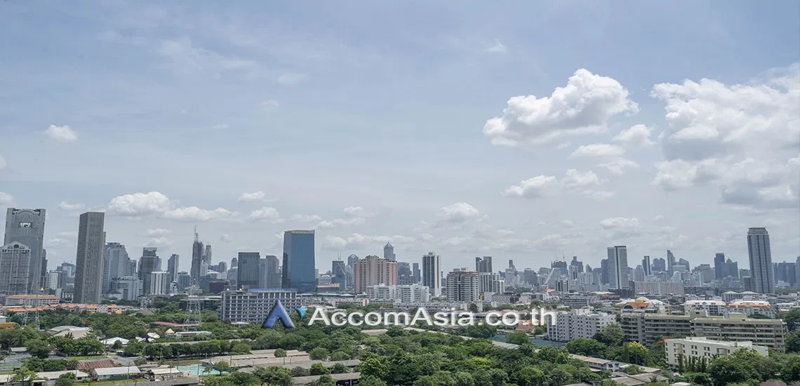 picture 🔼🔽 AccomA 📩 High-rise condo with skyline view and bright interior at Baan Yen Akard  (1518425) - 1/11