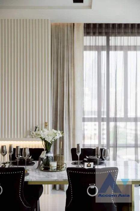 รูป 🔼🔽 AccomA 📩  Modern minimalist condominium with wooden interior and full-height glass (AA43843) - รูปที่ 17/20