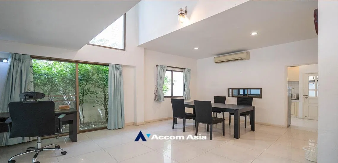 picture 🔼🔽 AccomA 📩 Spacious 4-storey house with parking and private corner yard (AA22965) - 3/20