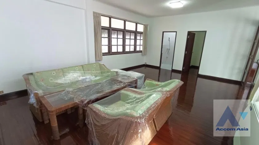 picture 🔼🔽 AccomA 📩  3 BR House in Khlong Toei Nuea (4004001) - 17/20