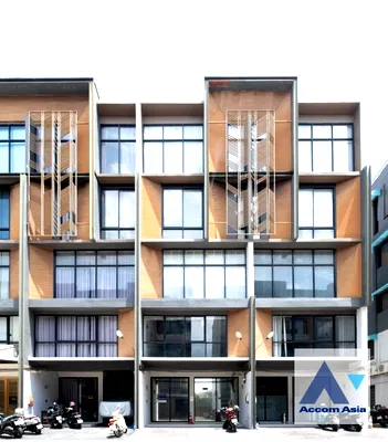 Townhouses for rent Soi On Nut (Sukhumvit 77) : 🔼🔽 AccomA 📩  4 BR Townhouse @The Pride Sukhumvit 77 (AA43732)