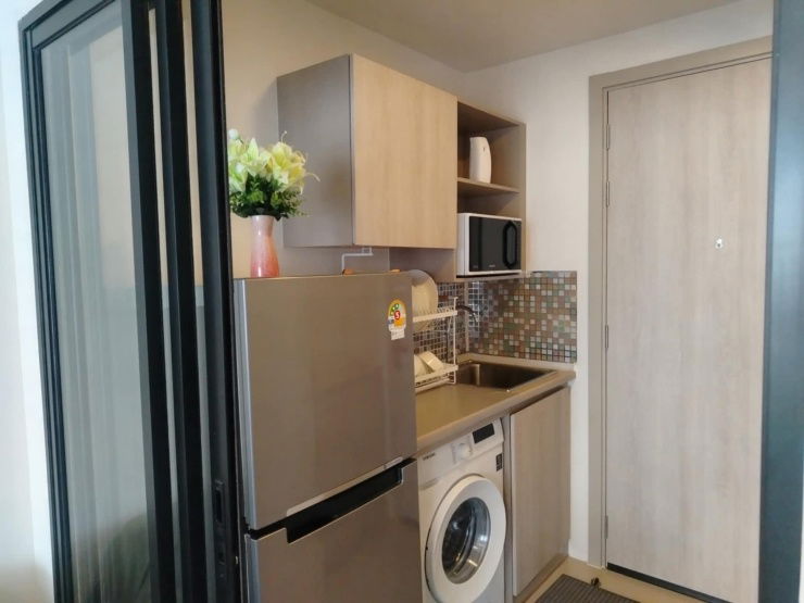 picture D Condo Reef 
Building C, 5th floor, size 24 sq m.
15,000 per year

Deposit 2 months
1 month in advance
 - 8/16