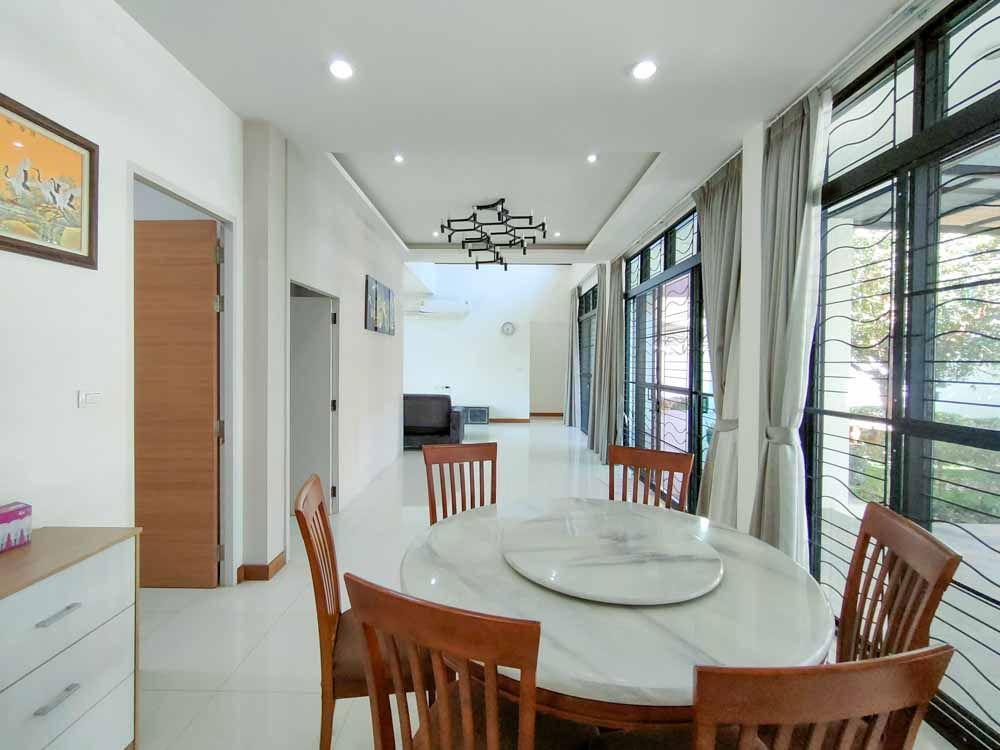 picture Modern-Style 4-Bedroom House with Bathtub, Just 10 Minutes to Chiang Mai Airport - 27/50