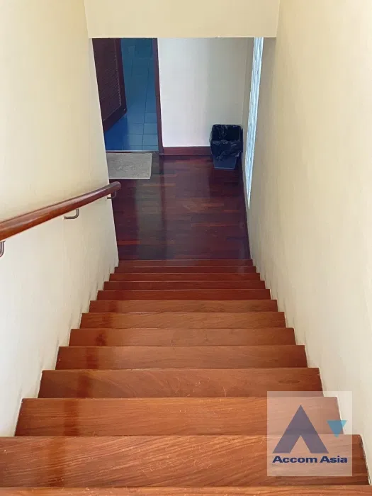 picture 🔼🔽 AccomA 📩  3 BR Townhouse in Khlong Ton Nuea (1716036) - 11/13