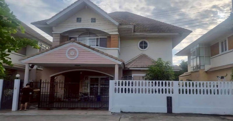 ขายบ้านเดี่ยว : ขาย บ้านเดี่ยว ใกล้ถนนใหญ่ ถ.กาญจนาภิเษก บ้านรัชชา 2 บางใหญ่ 250 ตรม 69 ตรว เจ้าของดูแลอย่างดี ใกล้ MRT M81