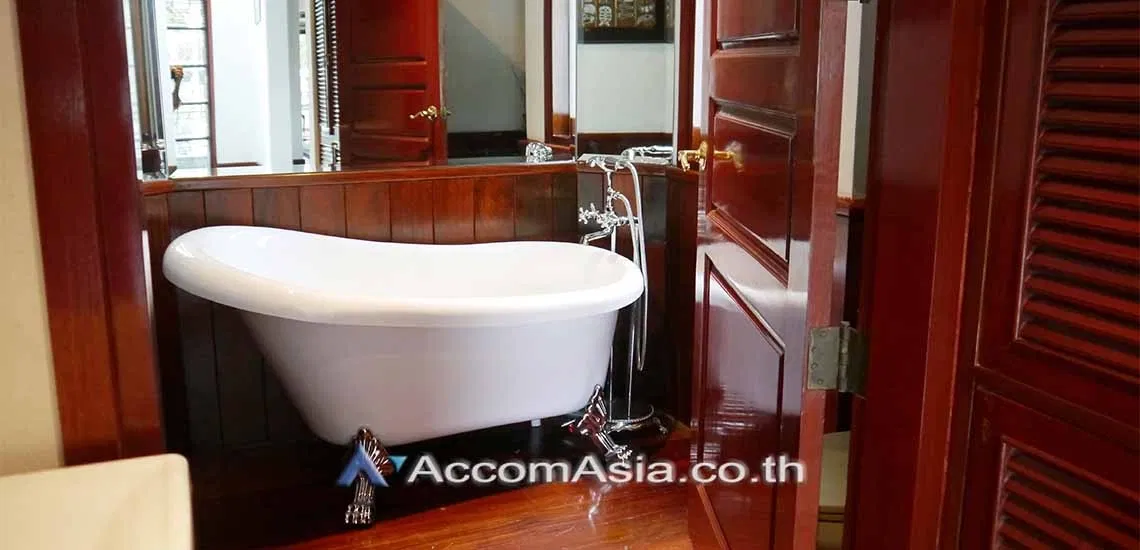 รูป 🔼🔽 AccomA 📩  Elegant European-Style Home with Central Spiral Staircase (AA22749) - รูปที่ 15/20