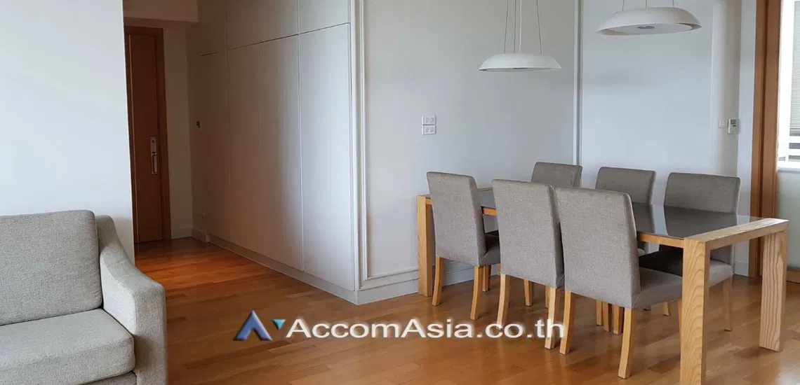 picture 🔼🔽 AccomA 📩 Modern condo with pool view and soft white interiors (1514268) - 3/14