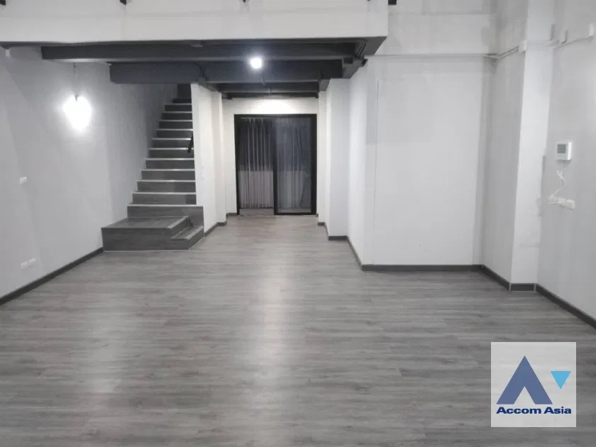รูป 🔼🔽 AccomA 📩  4 BR Townhouse @The Pride Sukhumvit 77 (AA25525) - รูปที่ 5/11
