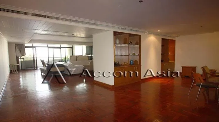 picture 🔼🔽 AccomA 📩 Wood-accented condominium with wide balcony and natural light (26341) - 3/9