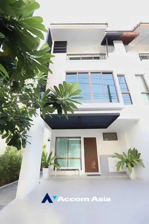 picture 🔼🔽 AccomA 📩 Fully Furnished 3 BR Townhouse @The Private Sukhumvit-Bangchak (AA35015) - 1/15