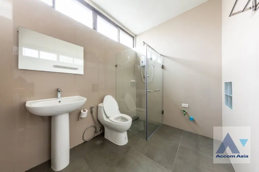 รูป 🔼🔽 AccomA 📩 Spacious townhouse with greenery and open-plan comfort in Sathorn - รูปที่ 13/15