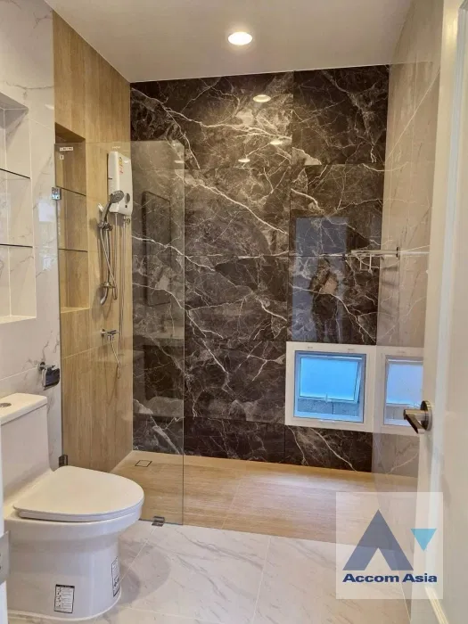 picture 🔼🔽 AccomA 📩 Minimalist white home with skylight in Sathorn area (AA43631) - 8/10
