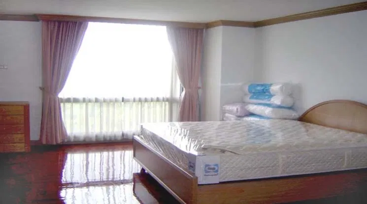 picture 🔼🔽 AccomA 📩  3 BR Condominium @Somkid Gardens (20480) - 5/9