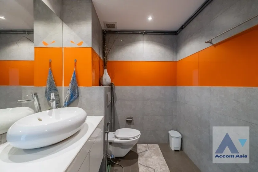 รูป 🔼🔽 AccomA 📩 Panoramic-view condo with bright interiors at Monterey Place (AA28408) - รูปที่ 11/20