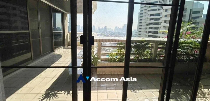 picture 🔼🔽 AccomA 📩 Classic wood-finished condo with large balcony in Sukhumvit (24440) - 15/15